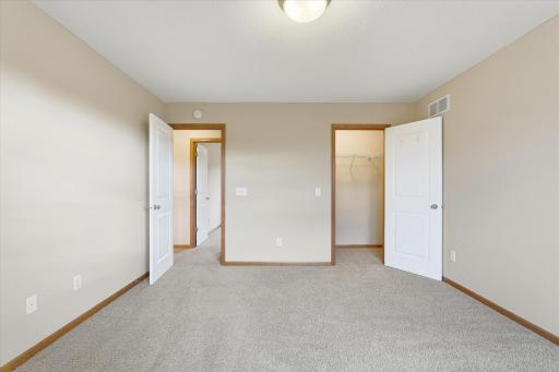 6449 Hedgecroft Avenue S, Cottage Grove, MN 55016