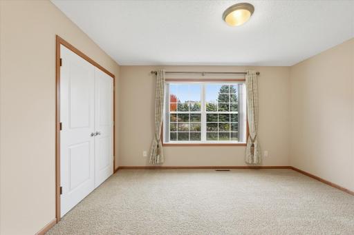 6449 Hedgecroft Avenue S, Cottage Grove, MN 55016