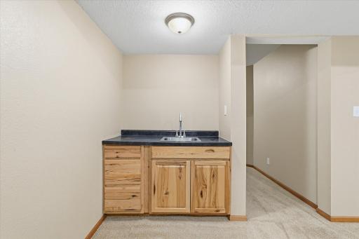 6449 Hedgecroft Avenue S, Cottage Grove, MN 55016