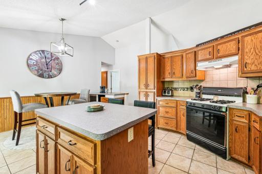 1410 Appaloosa Trail, Eagan, MN 55122