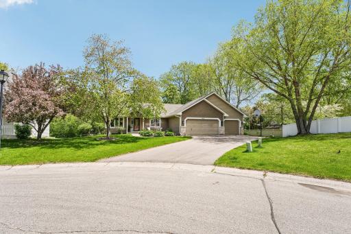 1410 Appaloosa Trail, Eagan, MN 55122