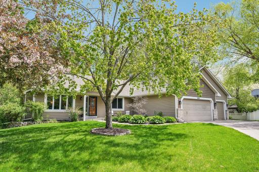 Beautiful Home backs up to woods and pond