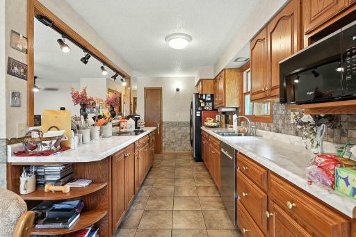 20484 Ann River Dr-21_Original.jpeg