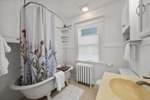 3121 Bloomington Ave Bathroom.jpg