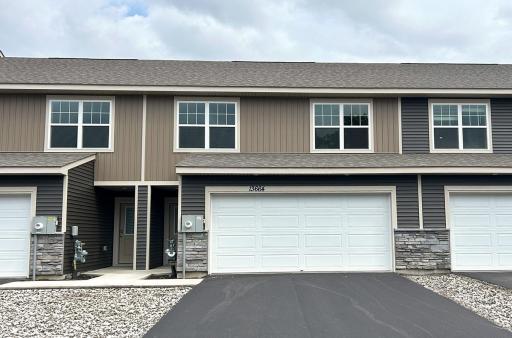 Welcome home to the Finley at Ardan Place in Rosemount! Photo is of actual home. Options and colors may vary. Ask Sales Agent for details.