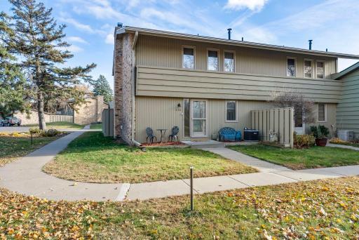 Photo for 220 Windsor Lane, Saint Paul, MN 55112 - listing #6815872 220 Windsor Lane, Saint Paul, MN 55112