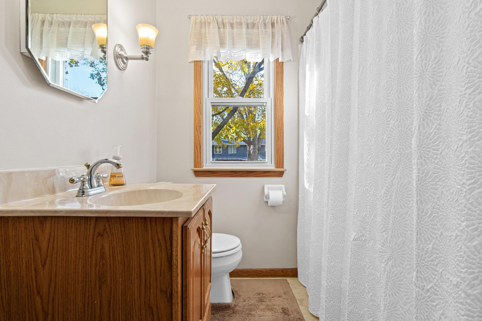 Main floor full bath