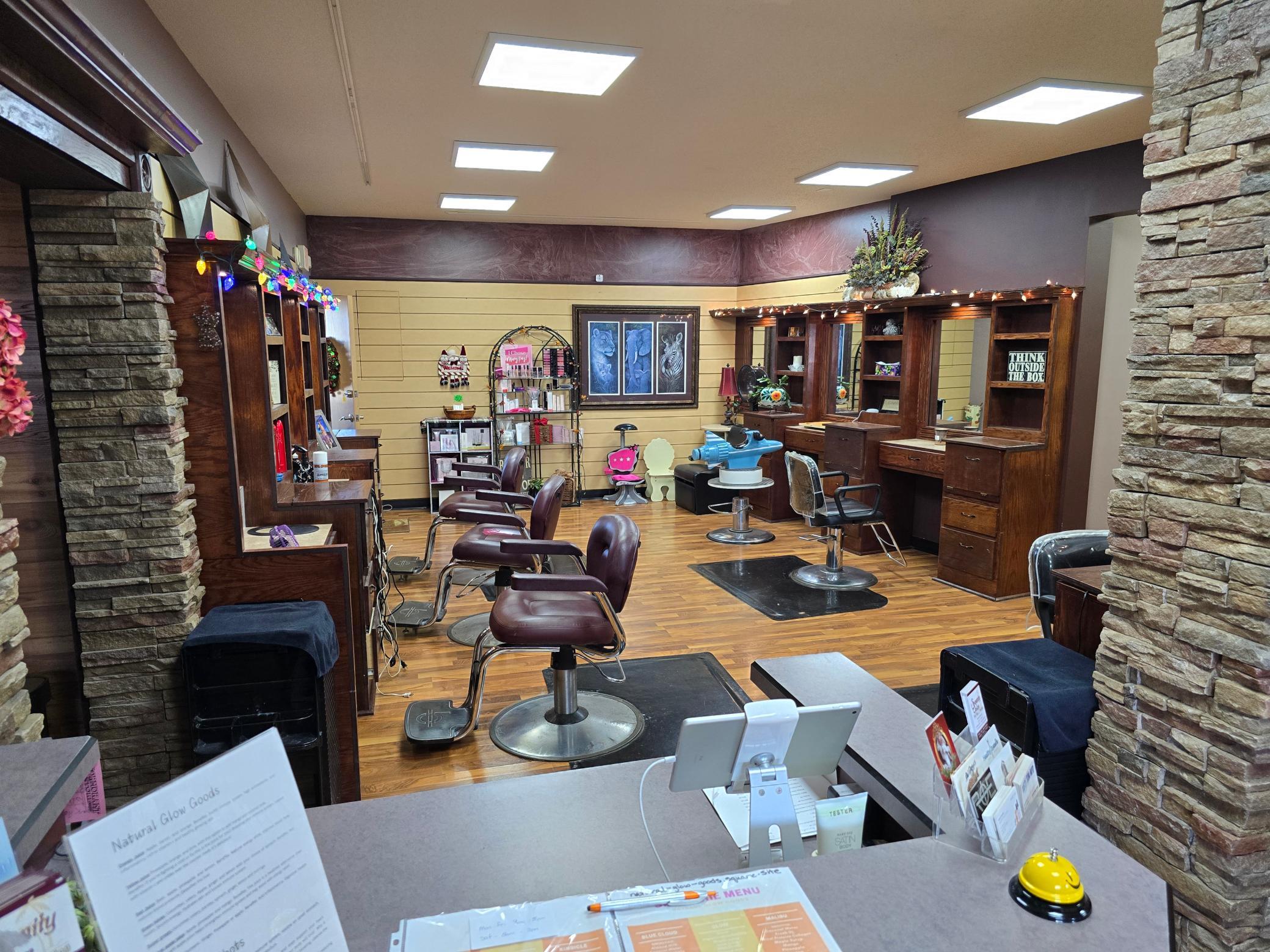 Unit #1 - salon