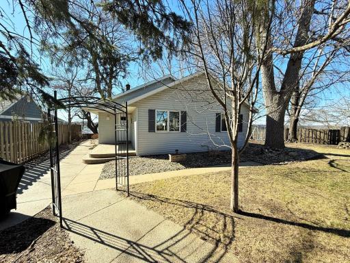 5134 E Eagle Lake Road, Willmar, MN 56201