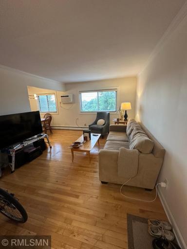 440 Ridgewood Avenue, 203, Minneapolis, MN 55403