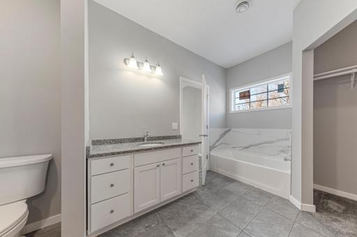2702 Park Avenue NW, Faribault, MN 55021