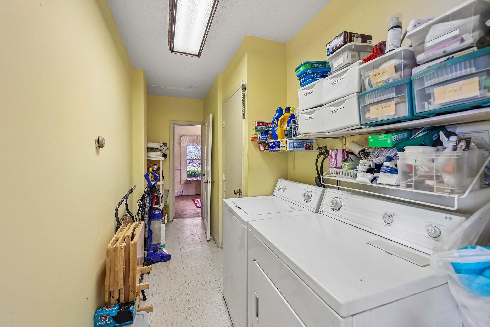 28-web-or-mls-W Elm St-S2504-028.jpg