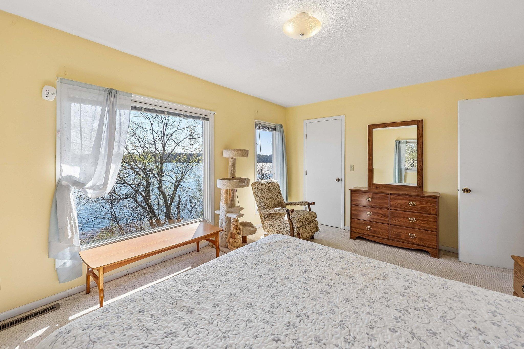 23-web-or-mls-W Elm St-S2504-023.jpg