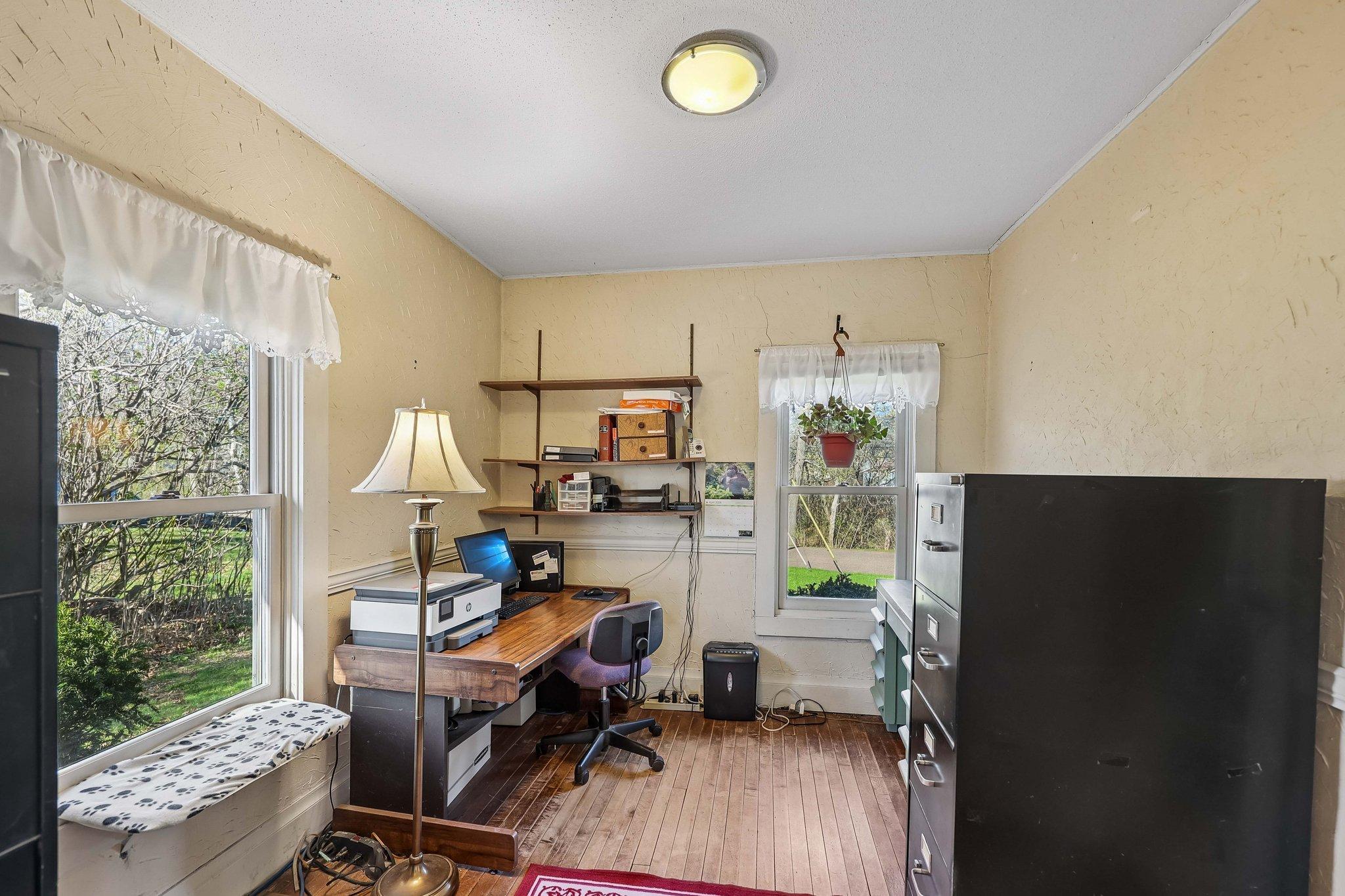 13-web-or-mls-W Elm St-S2504-013.jpg