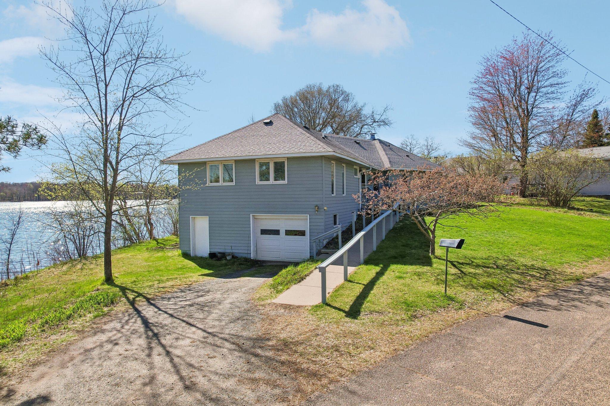 44-web-or-mls-W Elm St-S2504-044.jpg