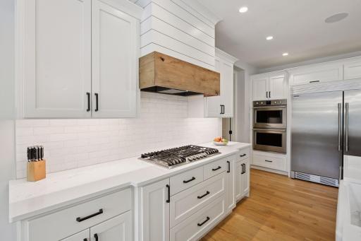 5195 Ranchview Lane N, Minneapolis, MN 55446