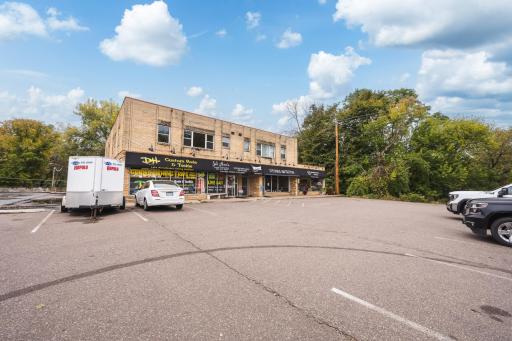 3465 Shoreline Drive, Wayzata, MN 55391