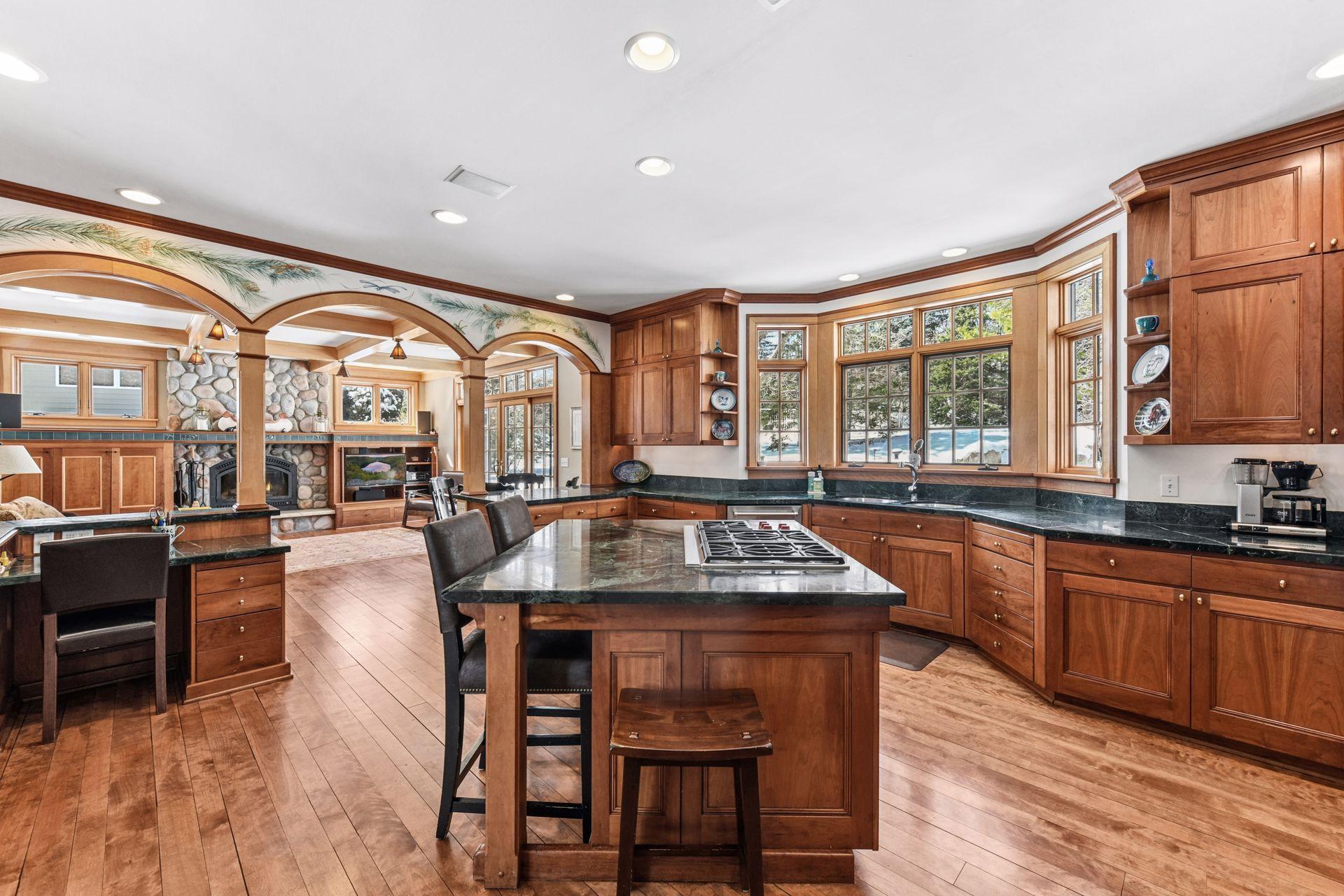 Wolf, Sub Zero, great millwork