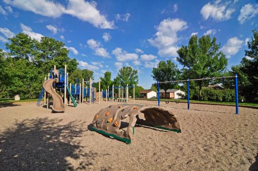 4143 Meadowlark Point, Eagan, MN 55122