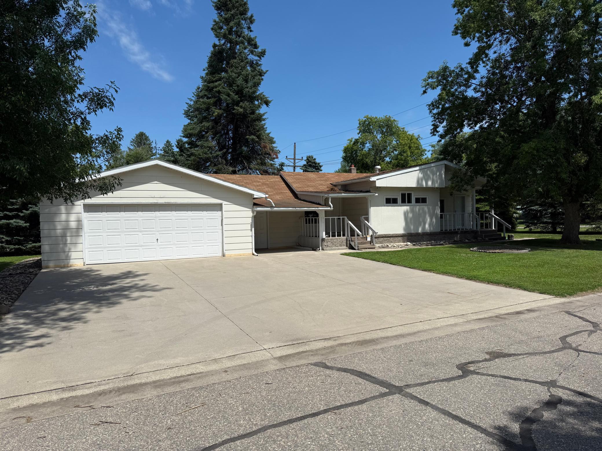 400 Lincoln Avenue NW, Fertile, MN 56540