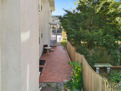 1625 W 25th Street, Minneapolis, MN 55405