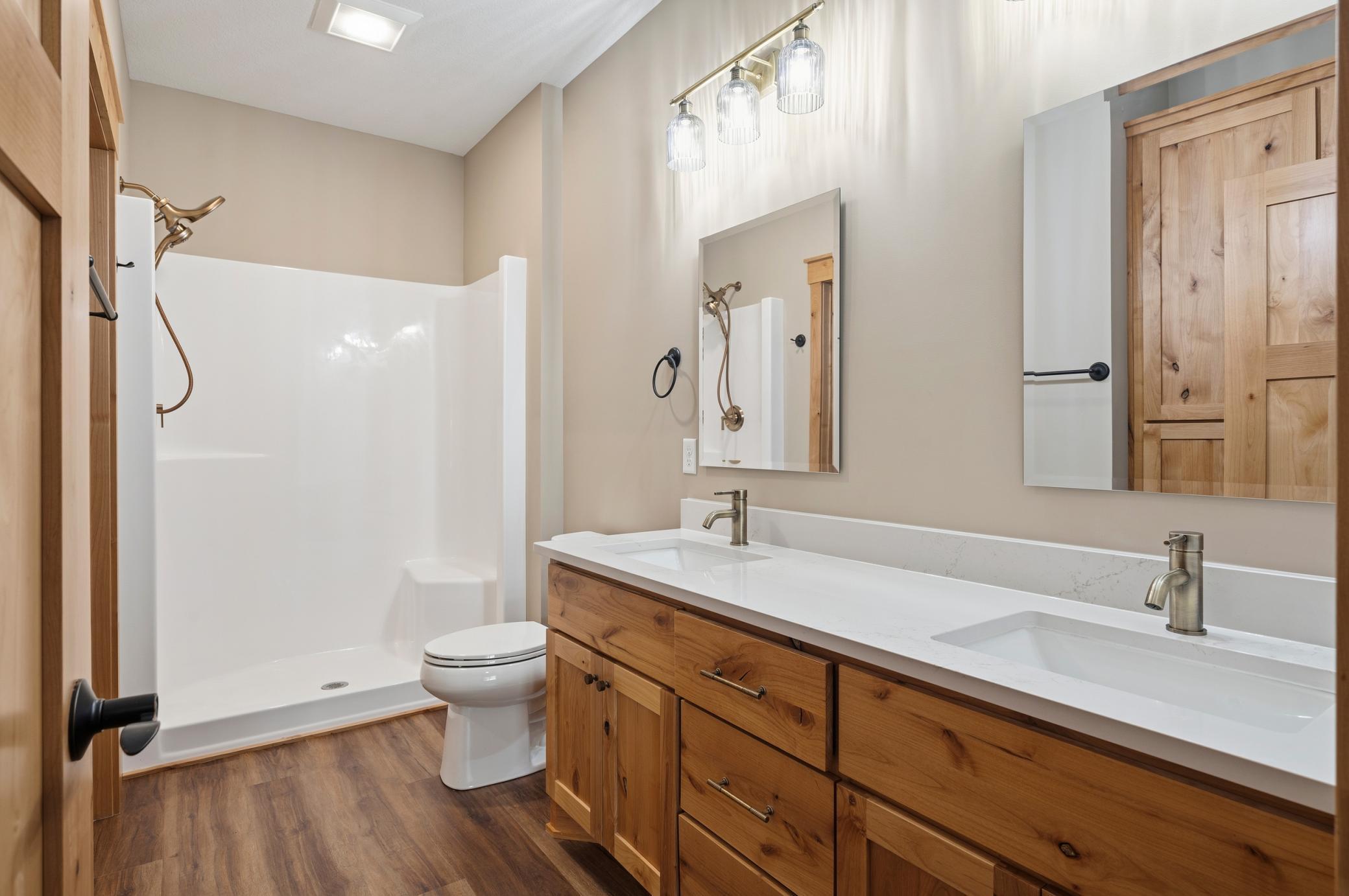 Primary Bahtroom w/ Double Vanity