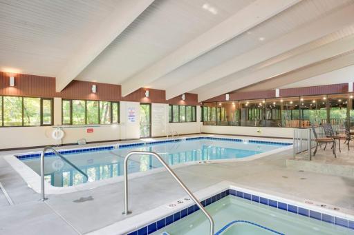 6105 Lincoln Drive, 136, Edina, MN 55436