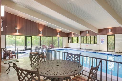 6105 Lincoln Drive, 136, Edina, MN 55436