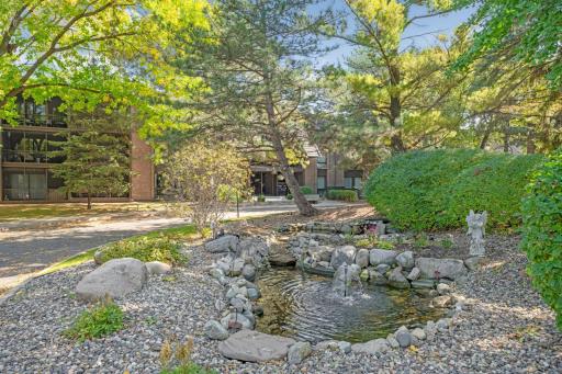 6105 Lincoln Drive, 136, Edina, MN 55436