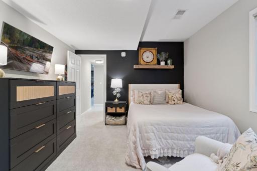 4195 Hillcrest Lane, Wayzata, MN 55391