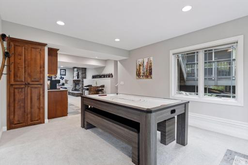 4195 Hillcrest Lane, Wayzata, MN 55391