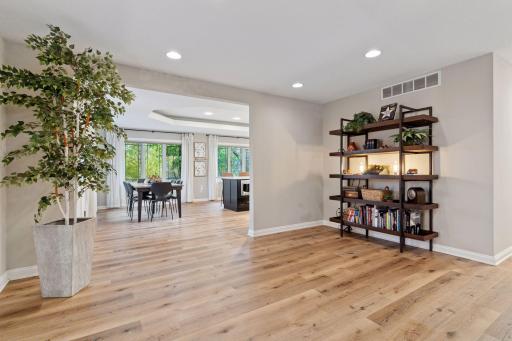 4195 Hillcrest Lane, Wayzata, MN 55391