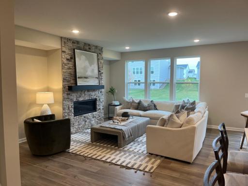 Photo for 10374 Mcgregor Boulevard, Woodbury, MN 55129 - listing #6816742 Beautiful living space with natural light