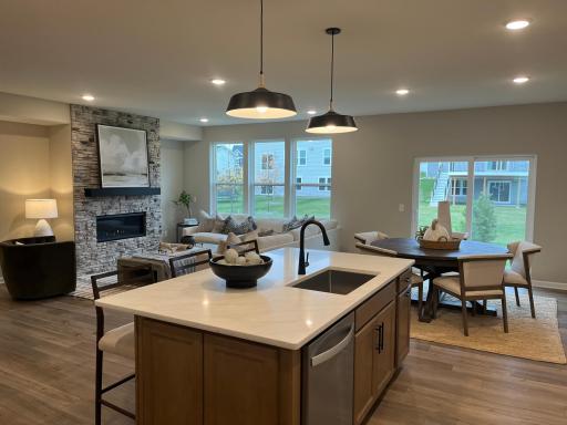 10374 Mcgregor Boulevard, Woodbury, MN 55129