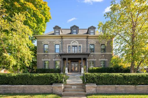 2201 Pillsbury Avenue S, Minneapolis, MN 55404