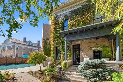 2201 Pillsbury Avenue S, Minneapolis, MN 55404