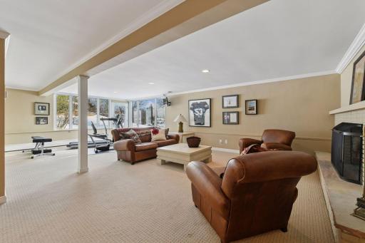Natural light and plenty of space for toys, games or fitness.
