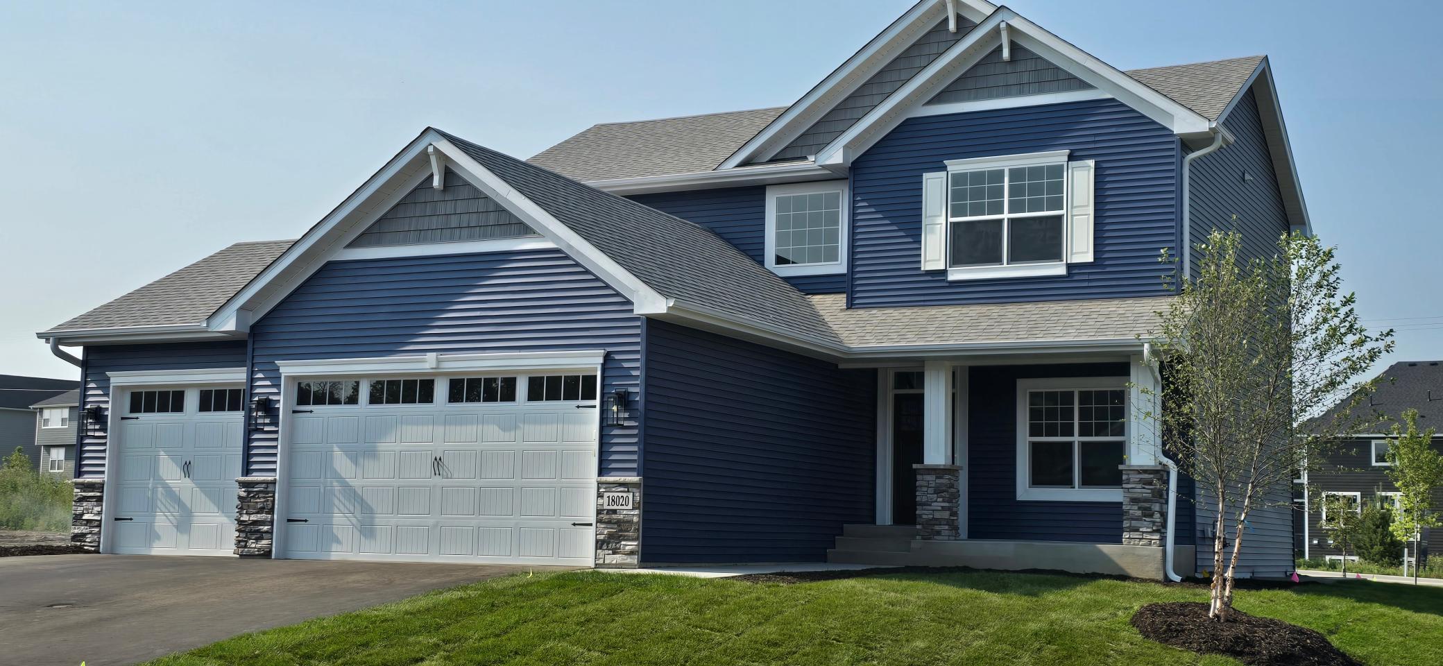 The Cambridge home by Drake Construction Inc offers 4 Bedrooms up, 3 baths, a main floor den and laundry/mudroom with 2121 square feet finished on the first 2 floors.