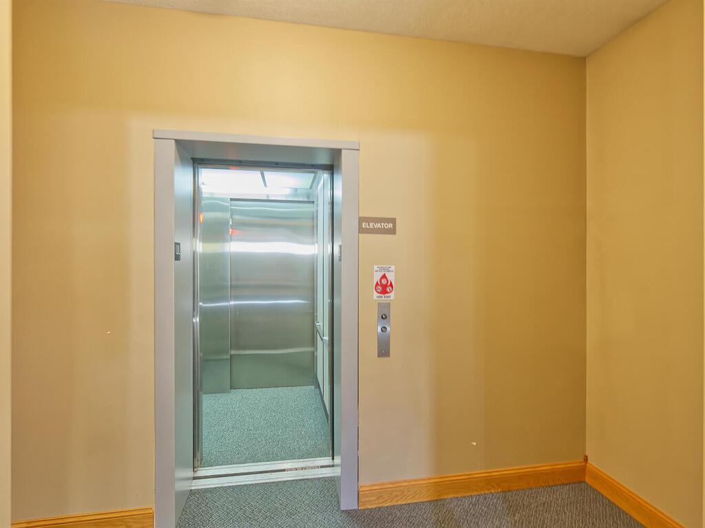 410 1st St N Winsted MN 55395 USA-016-036-15-MLS_Size.jpg