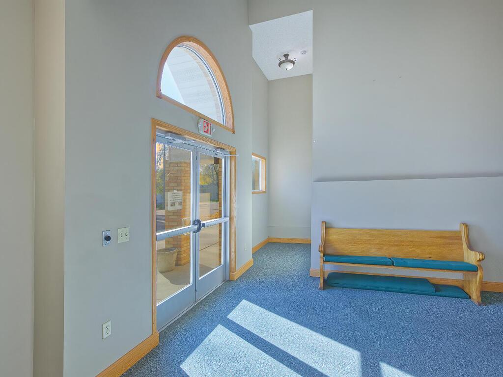 410 1st St N Winsted MN 55395 USA-004-066-04-MLS_Size.jpg