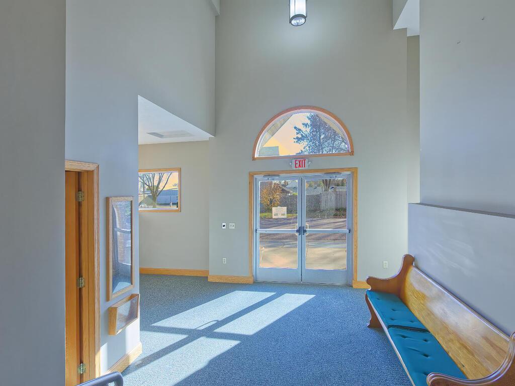 410 1st St N Winsted MN 55395 USA-008-046-08-MLS_Size.jpg