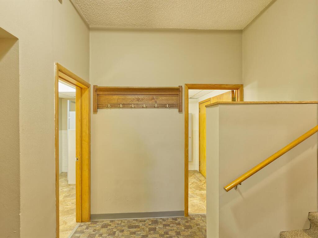 410 1st St N Winsted MN 55395 USA-042-019-39-MLS_Size.jpg