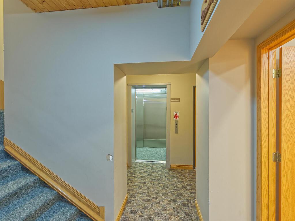 410 1st St N Winsted MN 55395 USA-033-035-30-MLS_Size.jpg