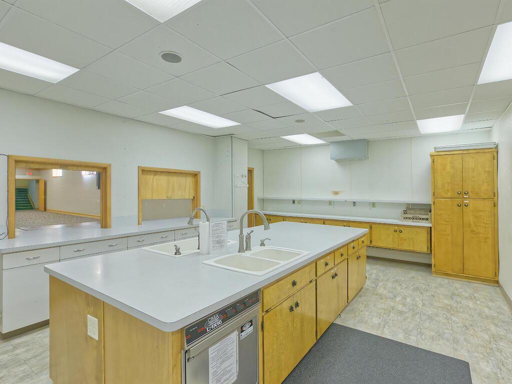 410 1st St N Winsted MN 55395 USA-038-028-35-MLS_Size.jpg