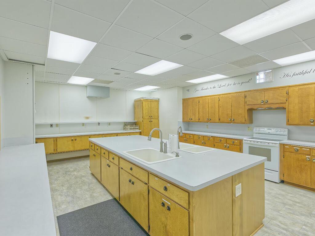 410 1st St N Winsted MN 55395 USA-039-045-36-MLS_Size.jpg