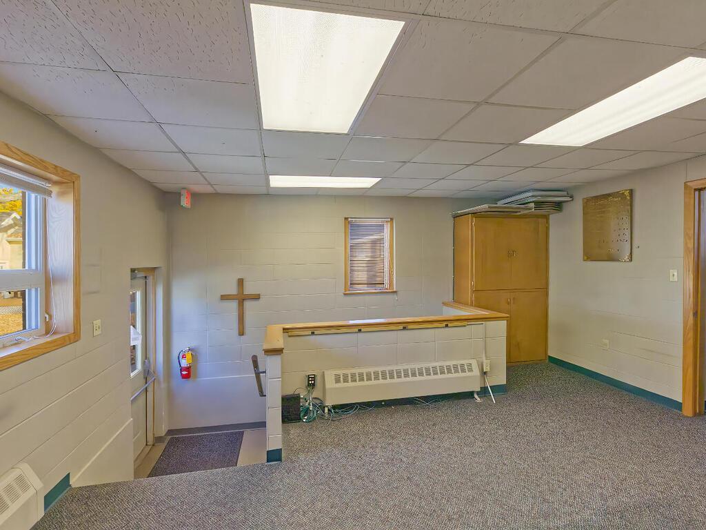 410 1st St N Winsted MN 55395 USA-023-064-22-MLS_Size.jpg