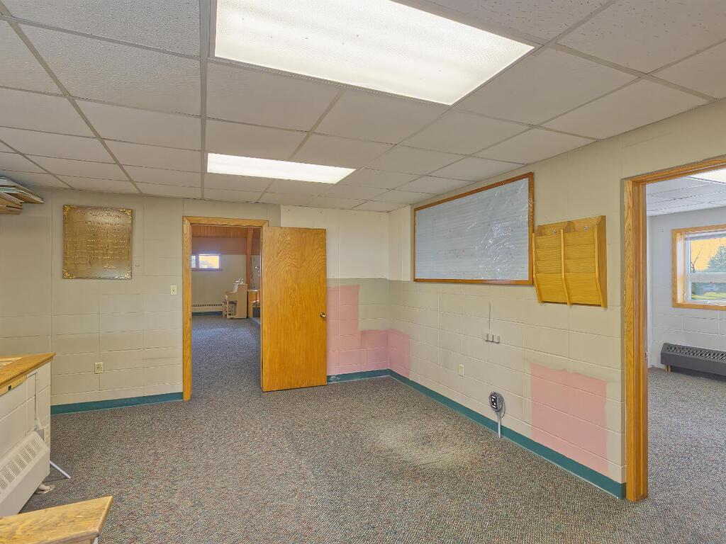 410 1st St N Winsted MN 55395 USA-024-042-23-MLS_Size.jpg