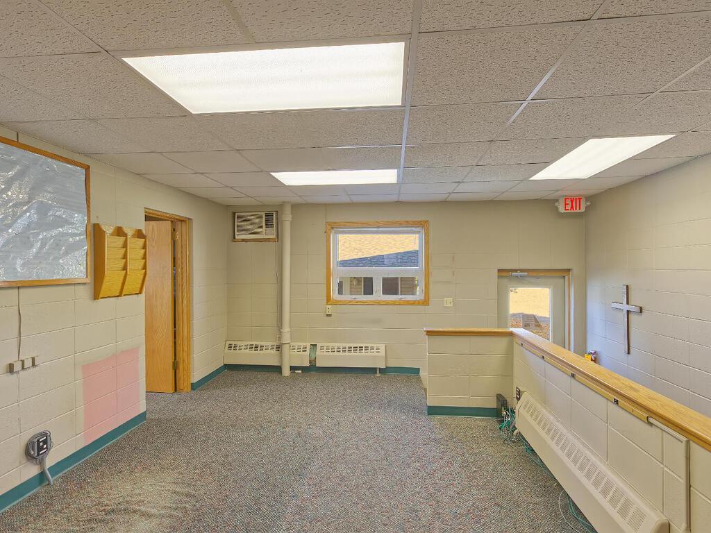 410 1st St N Winsted MN 55395 USA-025-053-24-MLS_Size.jpg