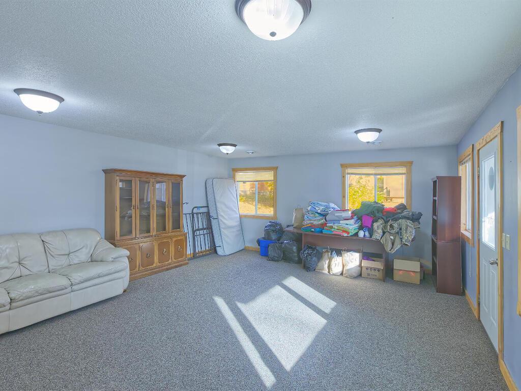 410 1st St N Winsted MN 55395 USA-064-048-59-MLS_Size.jpg