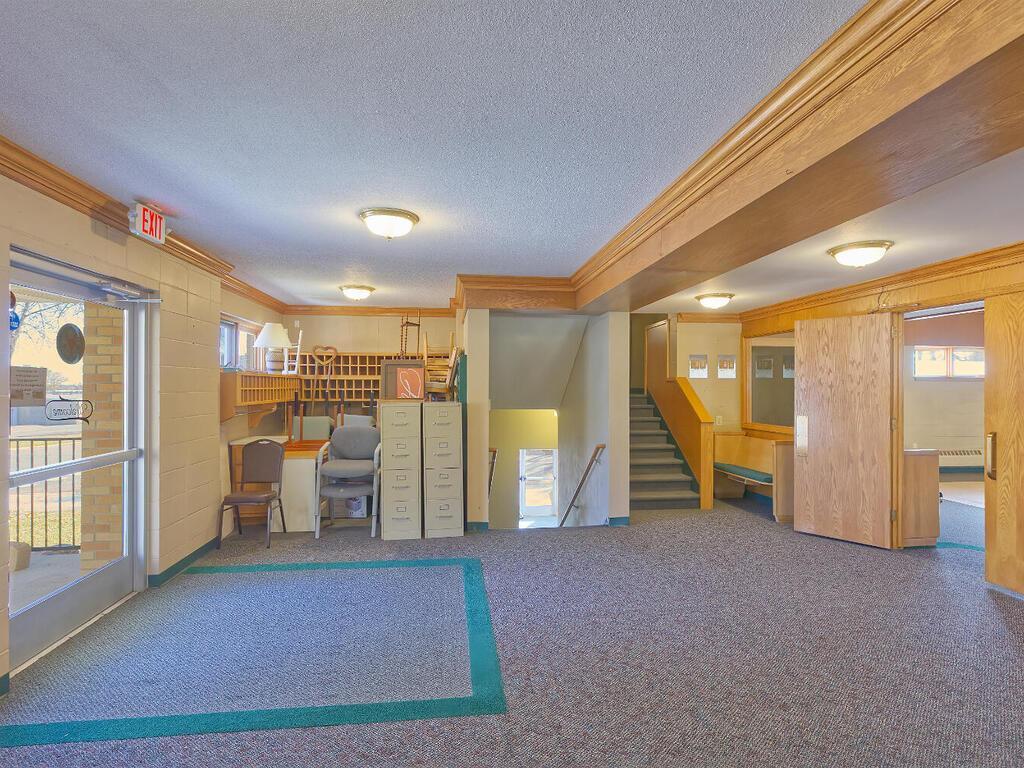 410 1st St N Winsted MN 55395 USA-011-088-10-MLS_Size.jpg